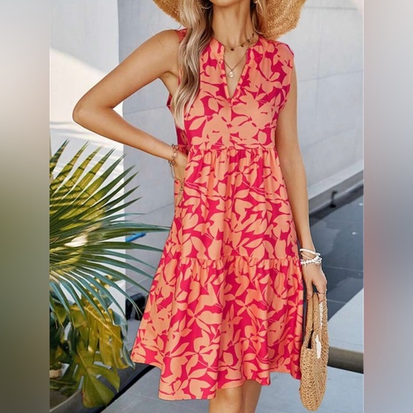 NWOT Notched V-Neck Plant Print Tiered Dress Size Medium - Picture 6 of 9